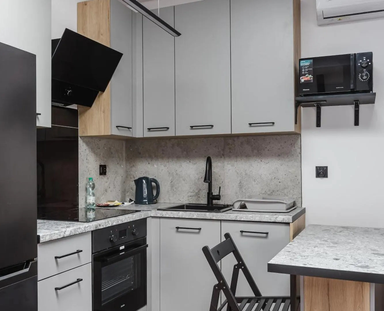 Rynek Jezycki Roof Loft Apartment Poznań